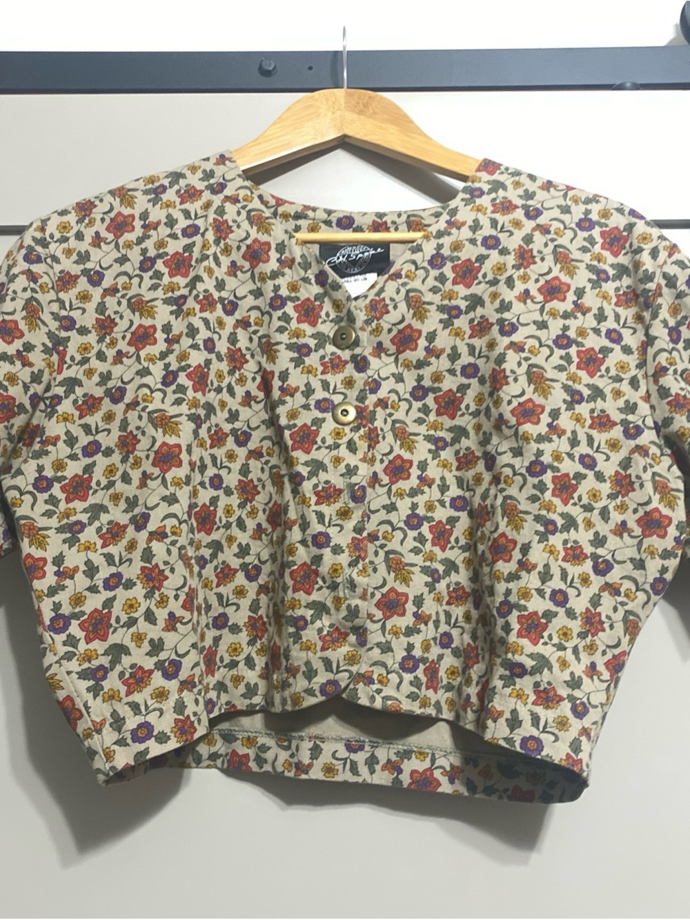 Cropped Floral Button-Front Top with Red & Purple Flowers